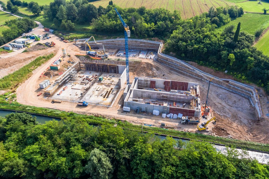 The new Gavardo (Italy) treatment plant on the Chiese River replaced two facilities from the 1970s. New concrete structures were waterproofed with PENETRON ADMIX.