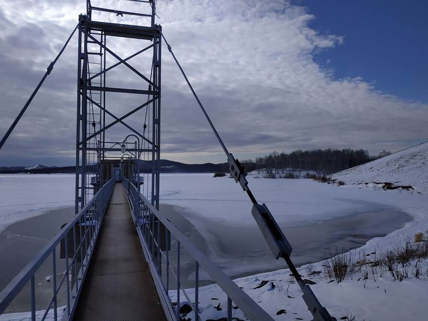 The Iremel Reservoir project included a water pipeline (538 m) with protective concrete corridors running from the reservoir to the pumping stations at the hydroelectric complex.